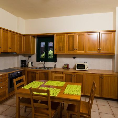 Asprouliánoi Villa Eleni מראה חיצוני תמונה